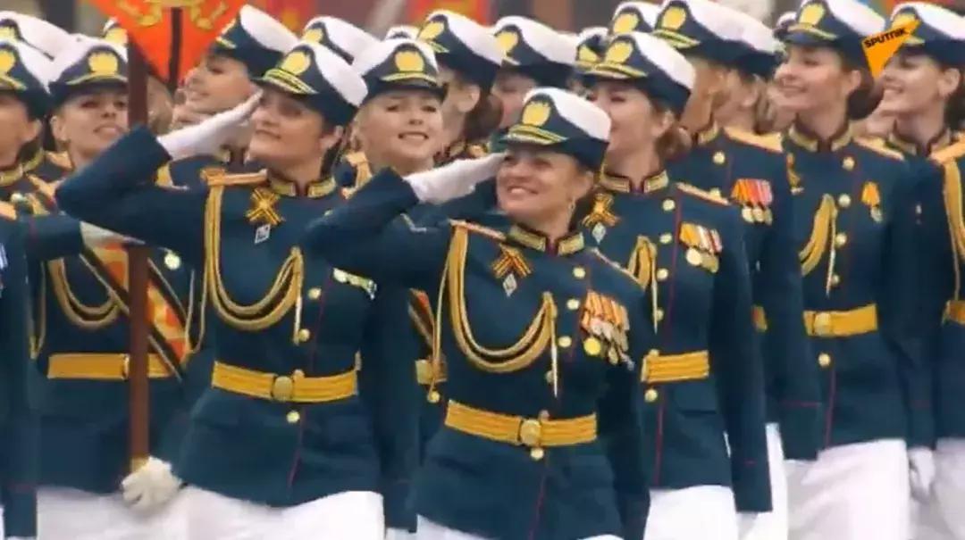 中国人民解放军参加俄罗斯阅兵，跨越国界的军事友谊与共同责任，中俄军事友谊的见证，中国人民解放军参加俄罗斯阅兵，共筑跨越国界的共同责任