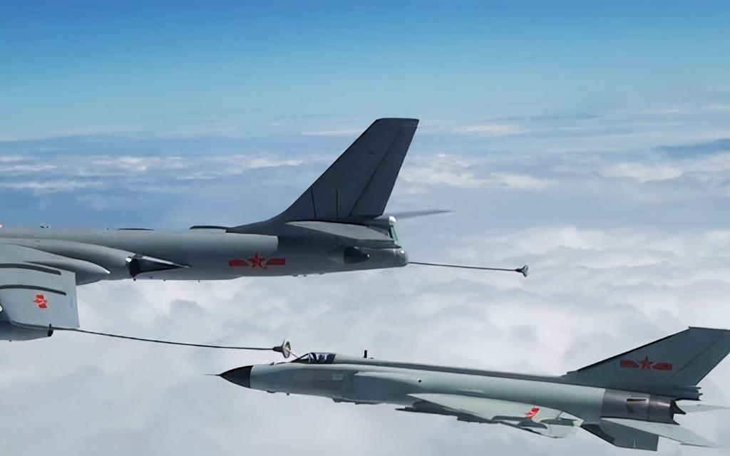 歼八空中加油