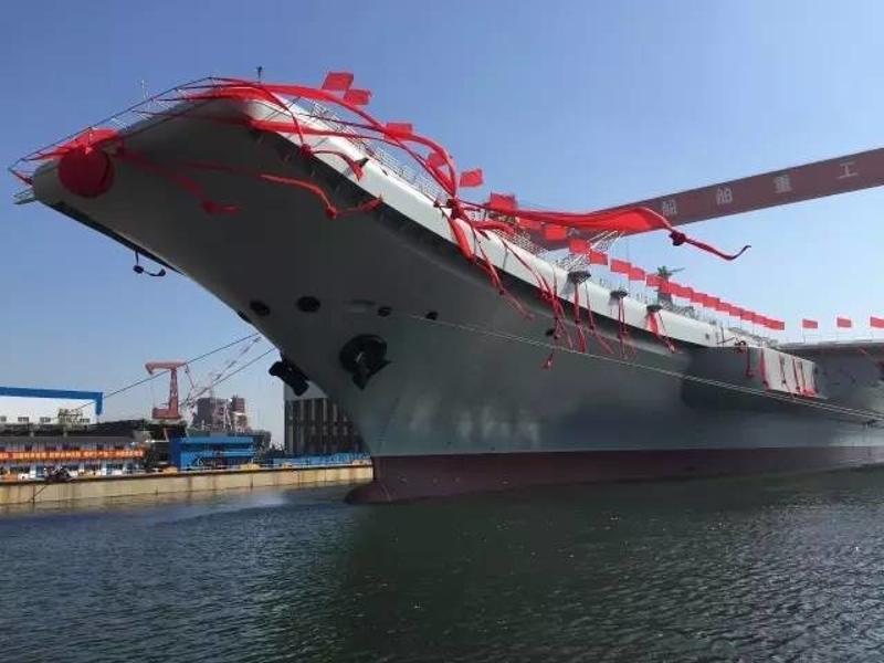 第一艘国产航空母舰下水，中国海军建设的里程碑，中国海军建设里程碑，首艘国产航空母舰下水仪式盛大举行