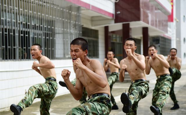 新兵入伍第一个月训练概览，新兵入伍首月训练全解析