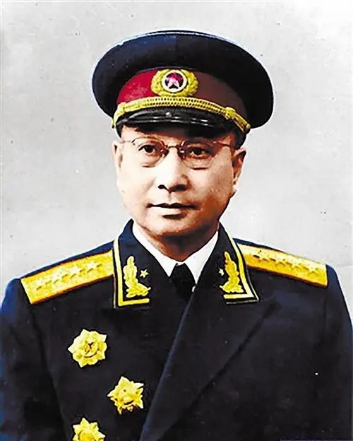 集团军军长的军衔，荣耀与责任，集团军军长的军衔，荣耀、责任与领导力