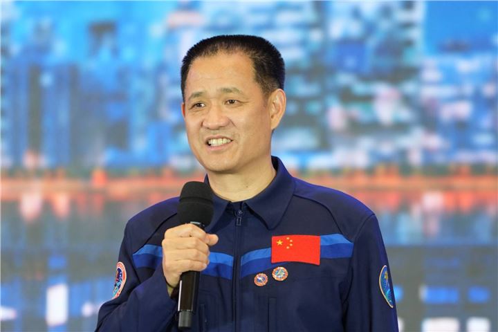 聂海胜获得的奖励，太空英雄的不凡成就与荣誉彰显，聂海胜，太空英雄的不凡成就与荣誉彰显，荣誉奖励集于一身