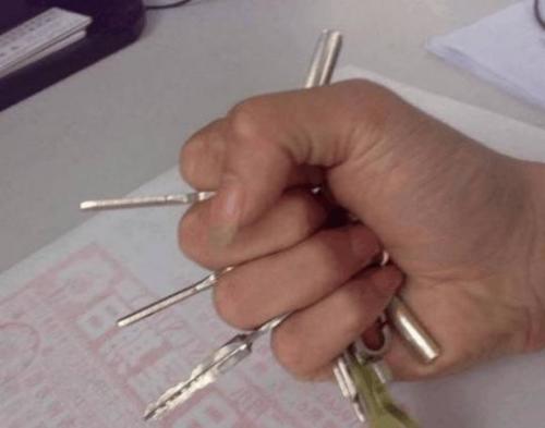 合法防身武器枪，理解其重要性及合法使用的必要性，合法防身武器枪，理解其重要性及合法使用的必要性探究