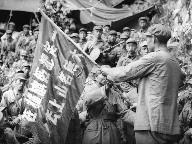 中国人民志愿军在朝鲜的牺牲，英勇无畏，永垂不朽，中国人民志愿军在朝鲜的英勇牺牲，无畏精神，永垂不朽