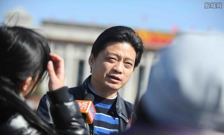 崔永元现状，从荧屏到现实生活的变迁，崔永元，荧屏到现实生活的变迁之路