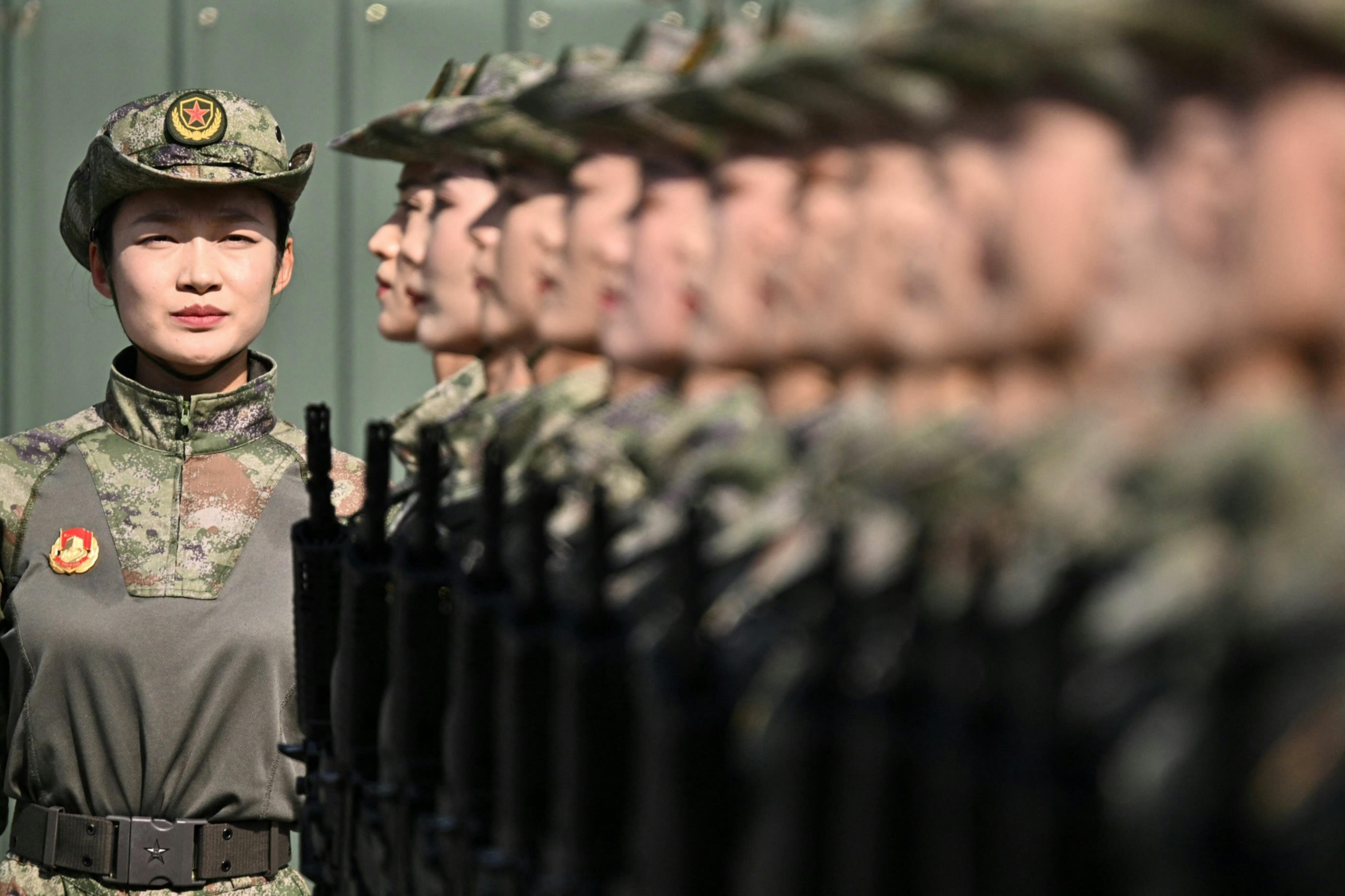 中国女兵英姿图片，展现新时代女性的力量与美，中国女兵英姿展现新时代力量与美
