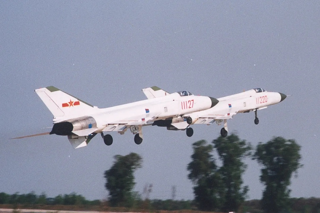 喜提歼八，中国空军的新里程碑，中国空军喜提歼八，新里程碑诞生