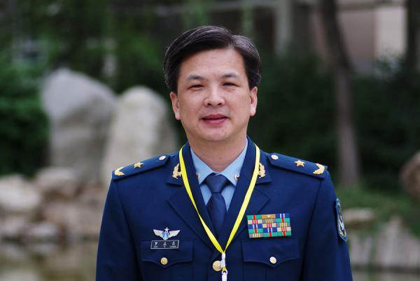 军事频道中的杜季蔚，一位军事传播者的风采，杜季蔚，军事传播者的风采展现