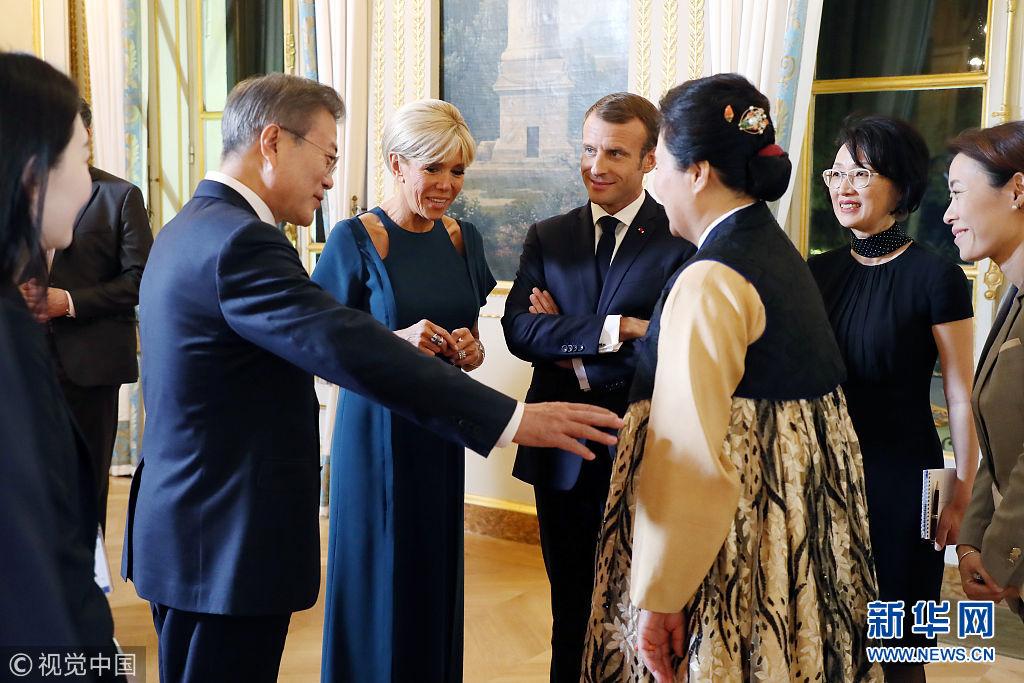 国宾护卫队迎接马克龙，彰显中法友谊的庄重仪式，国宾护卫队迎接马克龙，中法友谊的庄重仪式