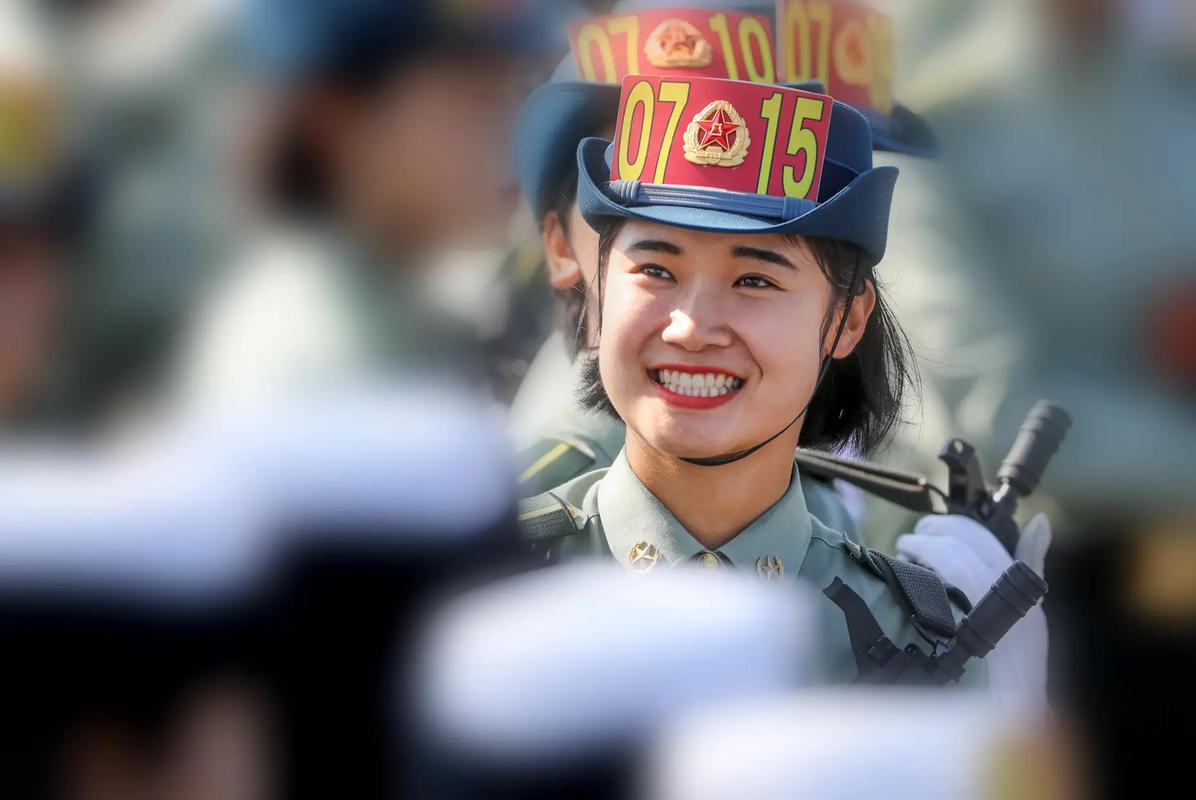 中国女兵，帅气、真实、高清图片展现，中国女兵的帅气真实风采，高清图片展示