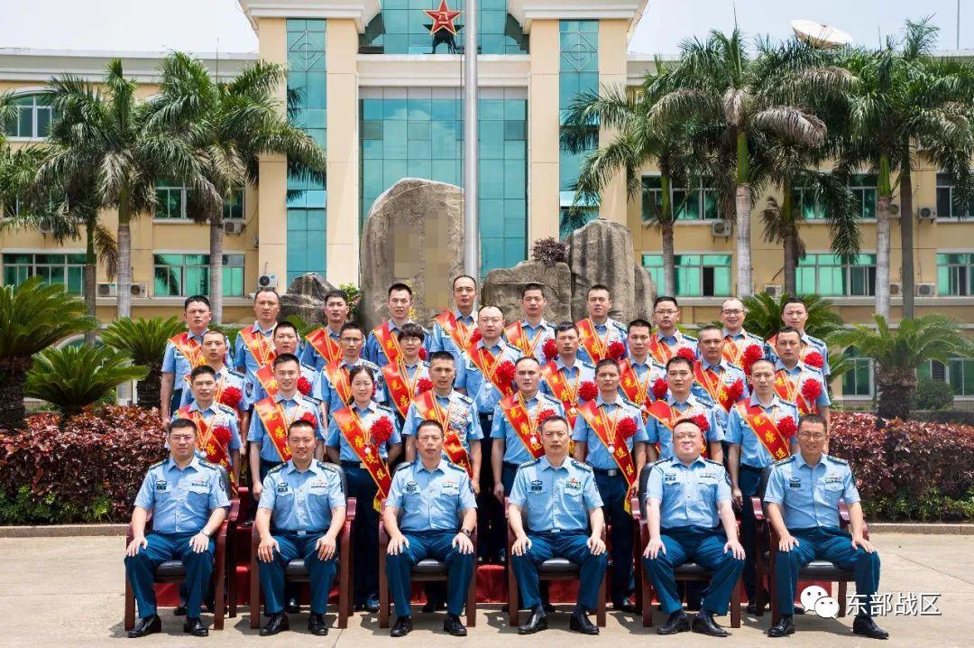 火箭军军服上的标志，荣耀与使命的象征，火箭军军服标志，荣耀与使命的彰显