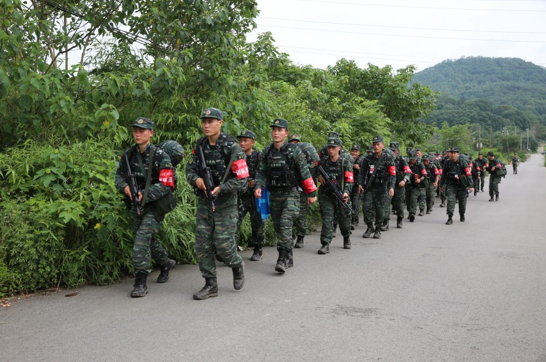 武警去特战之路，挑战与机遇并存，难吗？，武警特战之路，挑战与机遇并存，难关重重，勇往直前！