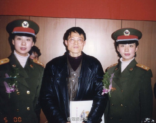 建国五十周年女兵方队，荣耀与力量的展现，建国五十周年女兵方队，荣耀与力量的辉煌瞬间
