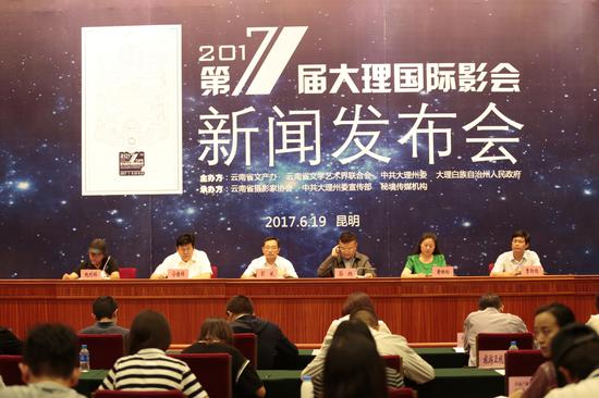 七月国际时事新闻综述，七月国际时事新闻概览
