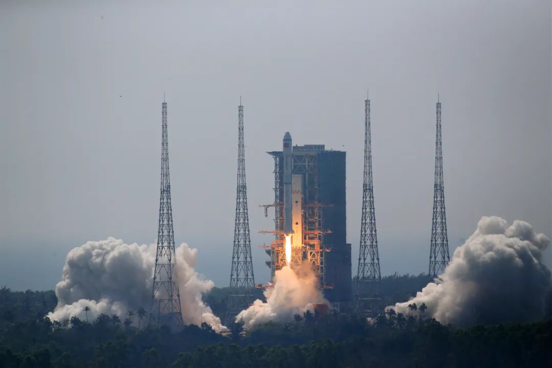 美国一箭发射600多颗卫星，太空新时代的里程碑，美国一箭发射超600颗卫星，太空新时代的里程碑事件