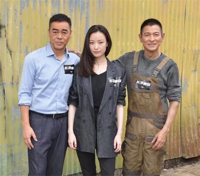 探索经典港片的魅力，100部顶级港片回顾与赏析，经典港片探索，百部顶级港片回顾与魅力赏析