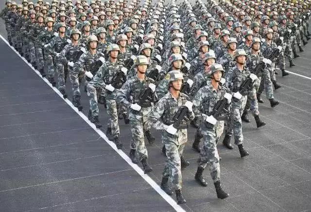 阅兵队列，展现国家力量与荣耀，阅兵队列，展现国家力量与荣耀的壮丽画卷