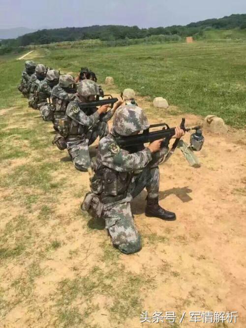 中国陆军图片手机壁纸，荣耀与力量的象征，中国陆军荣耀壁纸，力量的象征
