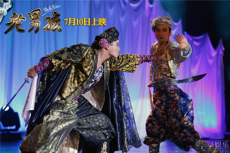 闯荡美利坚，王毅捷的跨洋之旅与挑战之路，王毅捷的跨洋挑战之旅，闯荡美利坚的奋斗之路
