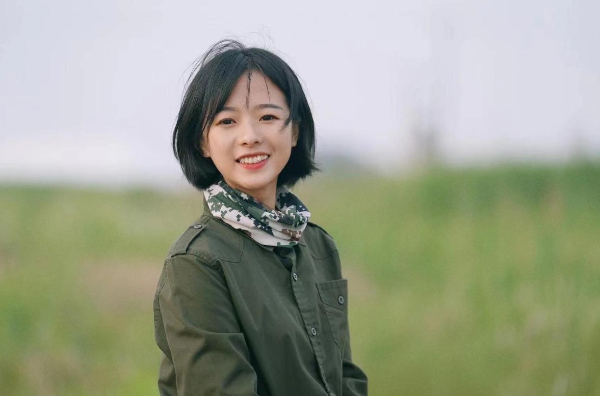 庄晓莹的央视军事频道主持经历，绽放于军事领域的耀眼明星，庄晓莹，央视军事频道的耀眼明星主持，军事领域的璀璨新星