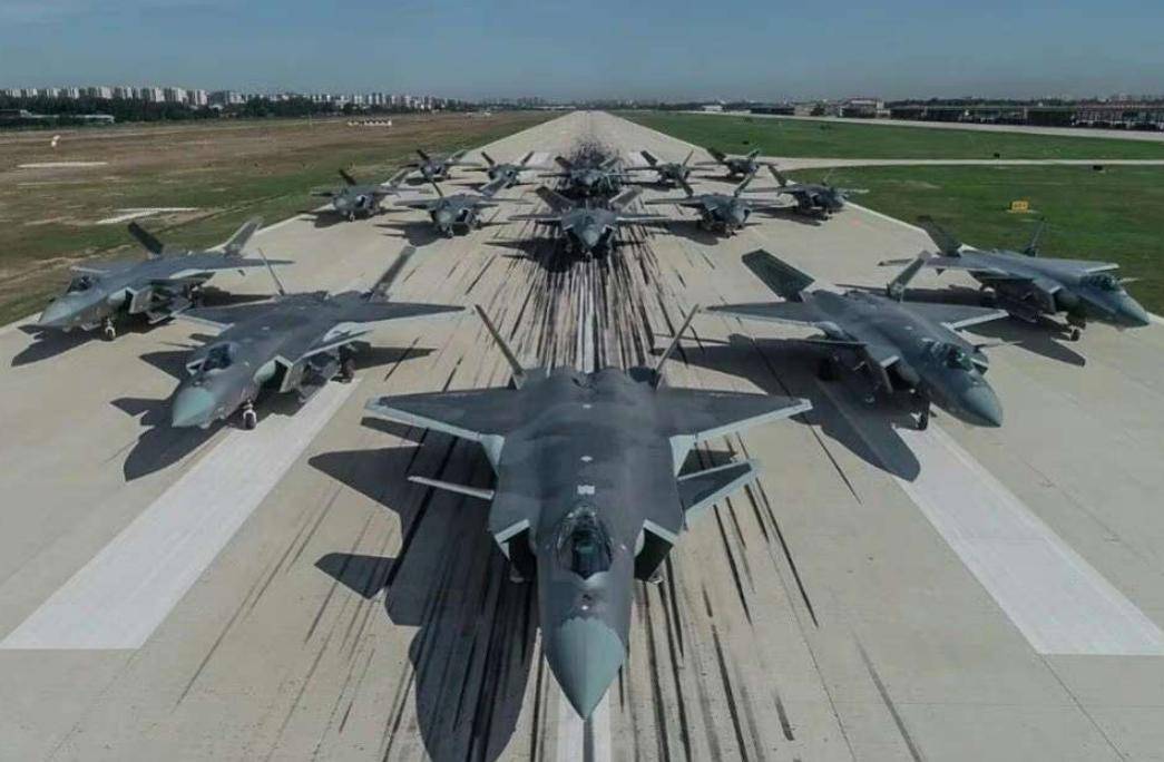 中国空军实力如何，多维度的深度解析，中国空军实力深度解析，多维度探讨战斗力与战略地位