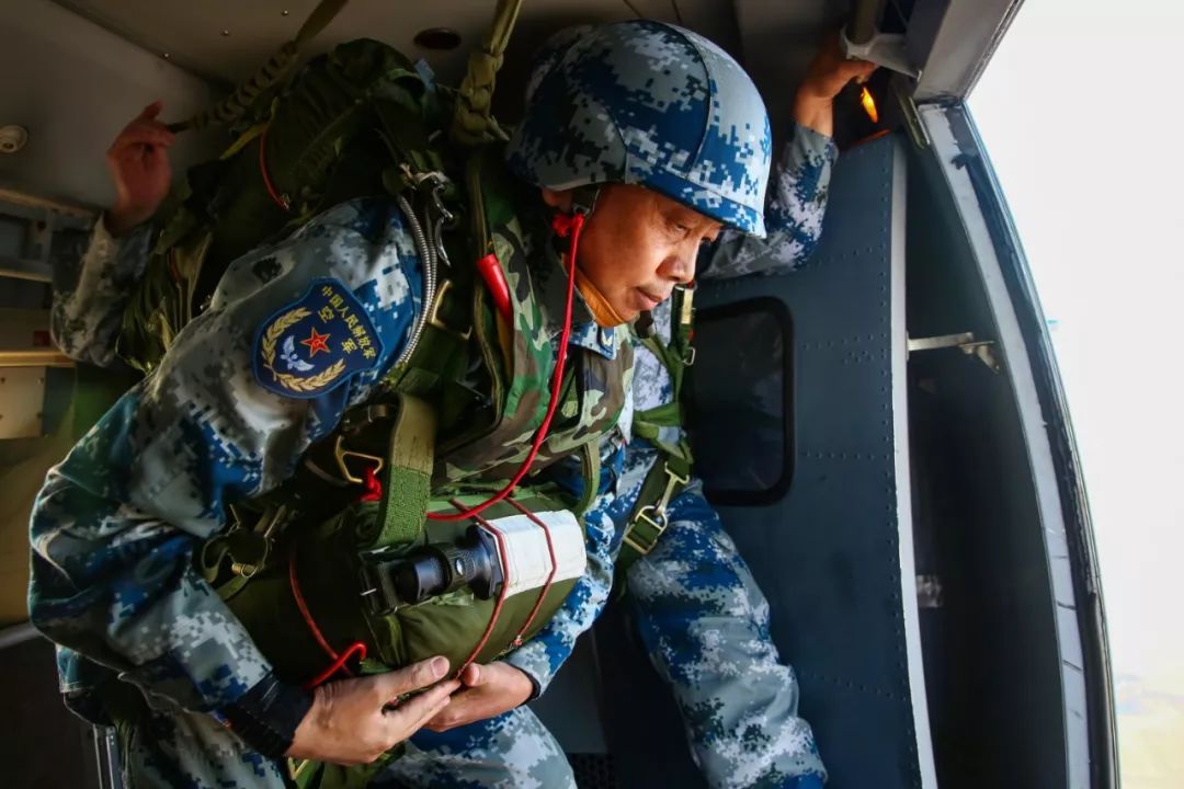 军改后空降兵旅编制，重塑战斗力与战略适应性的关键步骤，军改后空降兵旅编制重塑，战斗力与战略适应性的关键转型之路
