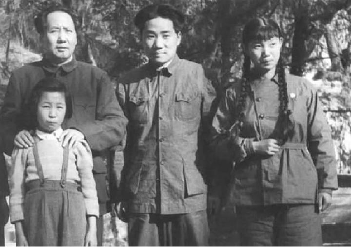志愿军入朝电视，历史影像中的英勇瞬间，历史影像见证，志愿军入朝英勇瞬间