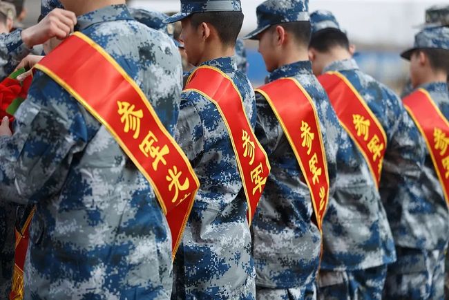 最新解放军生活图片揭示军队现代化与人性化关怀的融合，最新解放军生活图片展现军队现代化与人性化关怀的融合风采