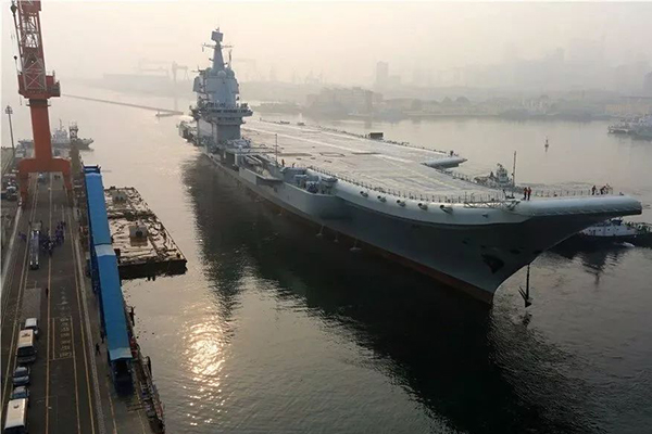 辽宁舰副舰长亮相，揭示中国海军现代化建设的力量与决心，辽宁舰副舰长揭示中国海军现代化建设的力量与决心展露雄姿