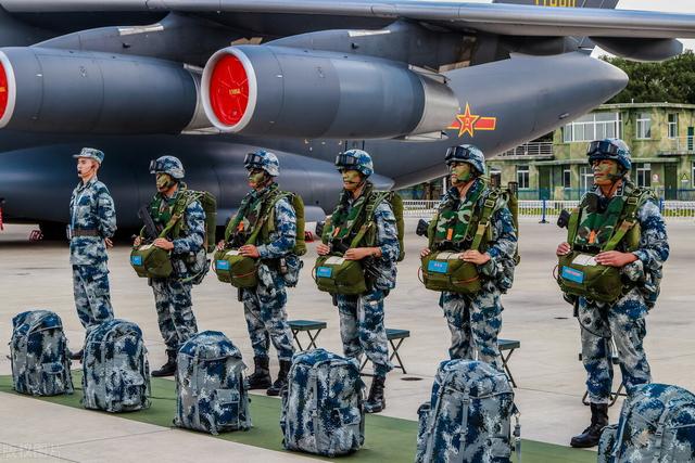 当空降兵有前途吗？深度探讨空降兵的职业发展与价值，深度探讨，空降兵的职业发展前景与价值