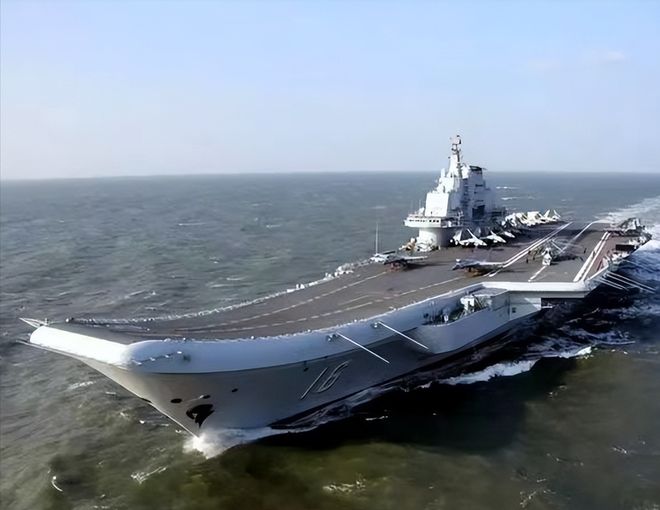 瓦良格号航母，空壳还是蓄势待发的巨舰？，瓦良格号航母，蓄势待发的巨舰还是空壳？