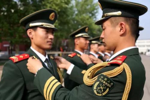 探索未来风采，2024年武警新式礼服，探索未来风采，武警新式礼服亮相2024年