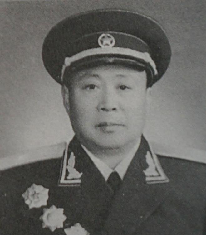 八一奖章的荣誉与待遇，军人荣誉的象征，八一奖章，军人荣誉的象征与待遇的体现