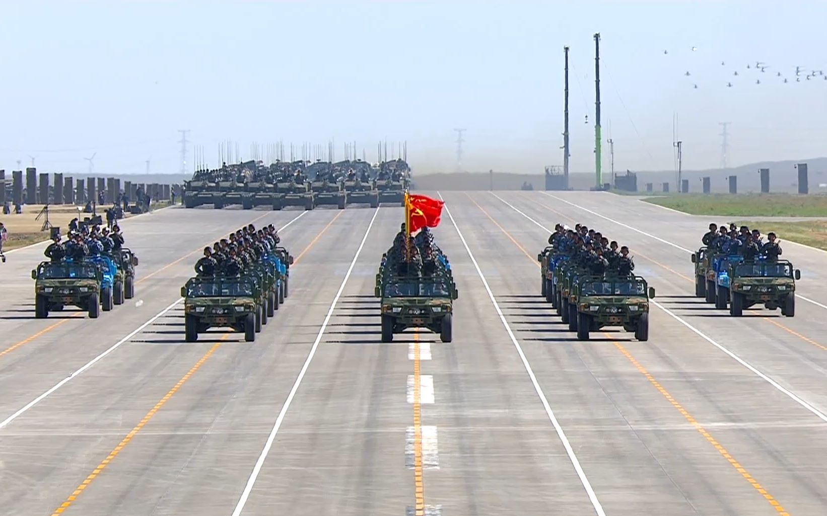 朱日和阅兵的口号，展现国家力量，彰显民族自信，朱日和阅兵，展现国家力量，彰显民族自信的力量口号
