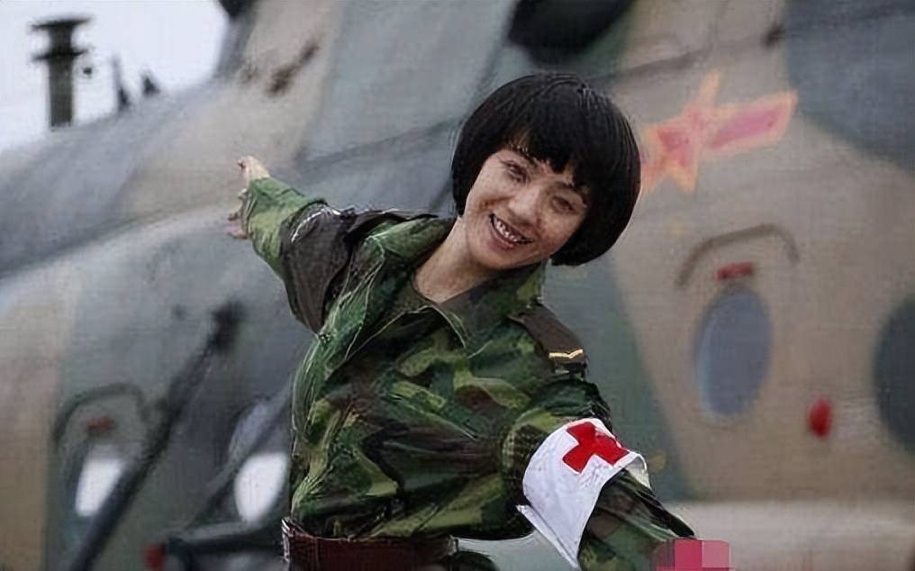 中国女特种兵便衣照片，展现力量与柔美的独特魅力，中国女特种兵便衣风采，力量与柔美的独特魅力展示
