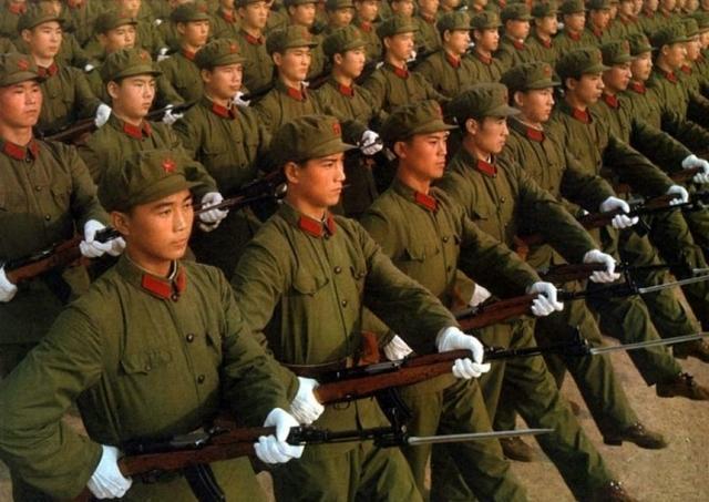 中国军人照片大全图片，英勇无畏，忠诚担当的象征，中国军人照片集锦，英勇无畏，忠诚担当的象征展